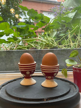 Afbeelding in Gallery-weergave laden, Eierdopjes rood met wit