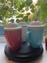 Afbeelding in Gallery-weergave laden, Theekop met een zeefje van porselein