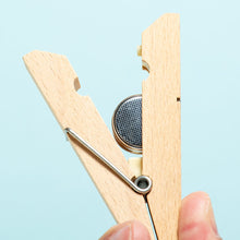 Afbeelding in Gallery-weergave laden, Leeslamp - wasknijper hout